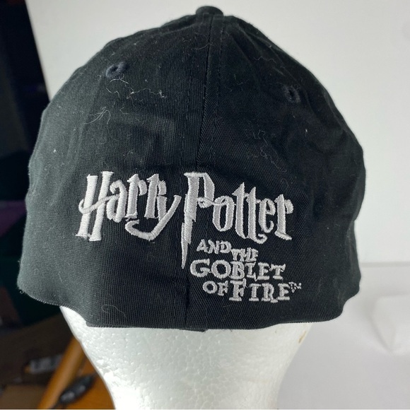 Black Hogwarts Crest Cap - Picture 4 of 5